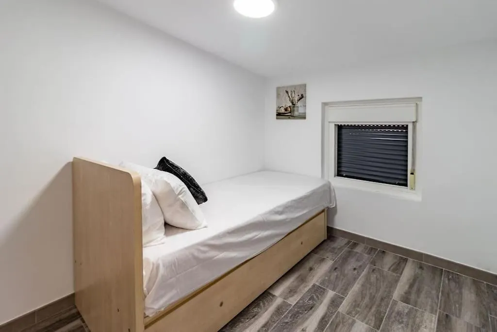 Casa Rural Con Piscina Privada, Barbacoa, Wifi Y Parking Incluido Vilovi de Onar 0*,  Spain